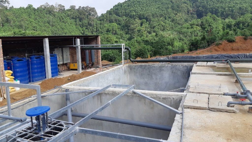 Bể lắng trong hệ thống xử lý nước thải chăn nuôi